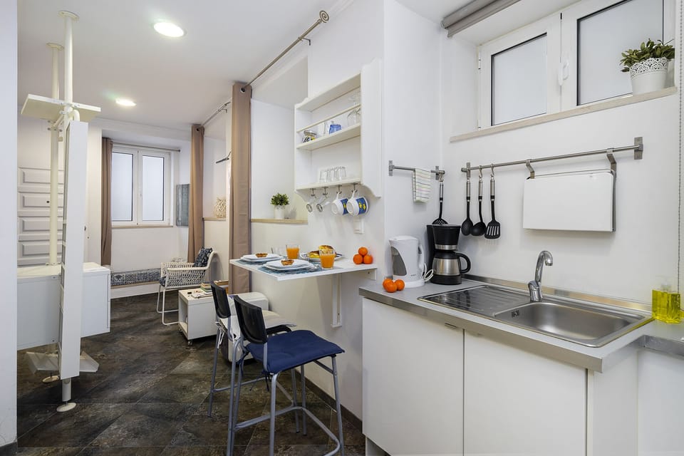 Studio | Private kitchenette