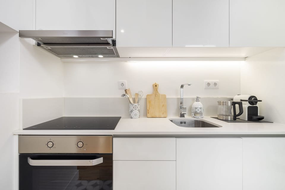 Apartment, 1 Bedroom | Private kitchen | Toaster