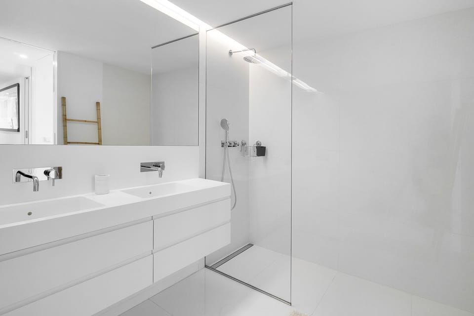History and Comfort Luxurious Living in Benfica Apartment in Lisbon