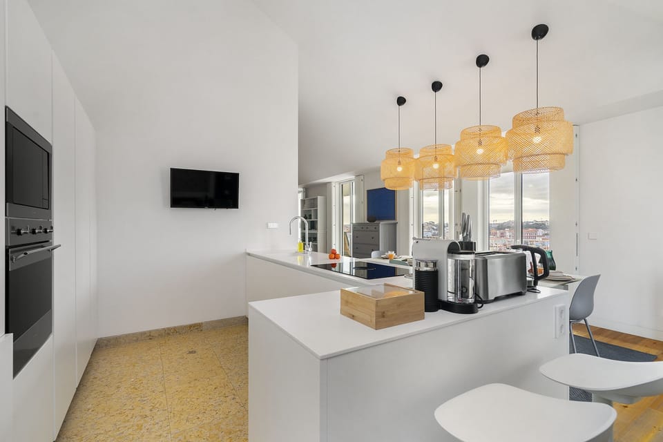Duplex, 4 Bedrooms | Private kitchen | Electric kettle, toaster