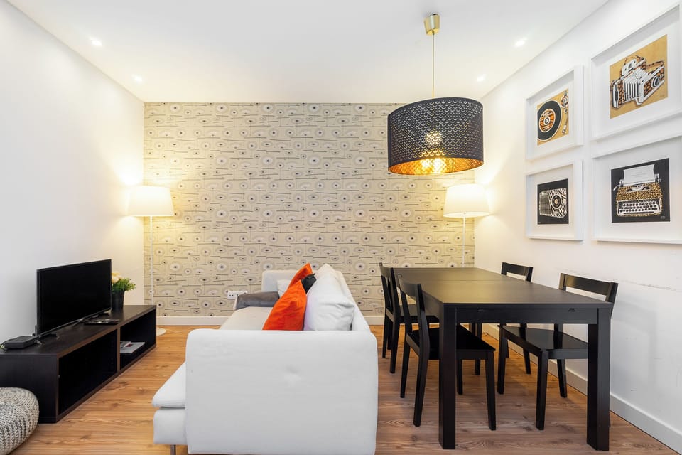 Apartment, 5 Bedrooms | Living area
