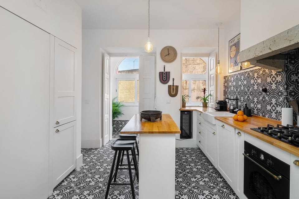 Apartment, 2 Bedrooms | Private kitchen | Electric kettle, toaster