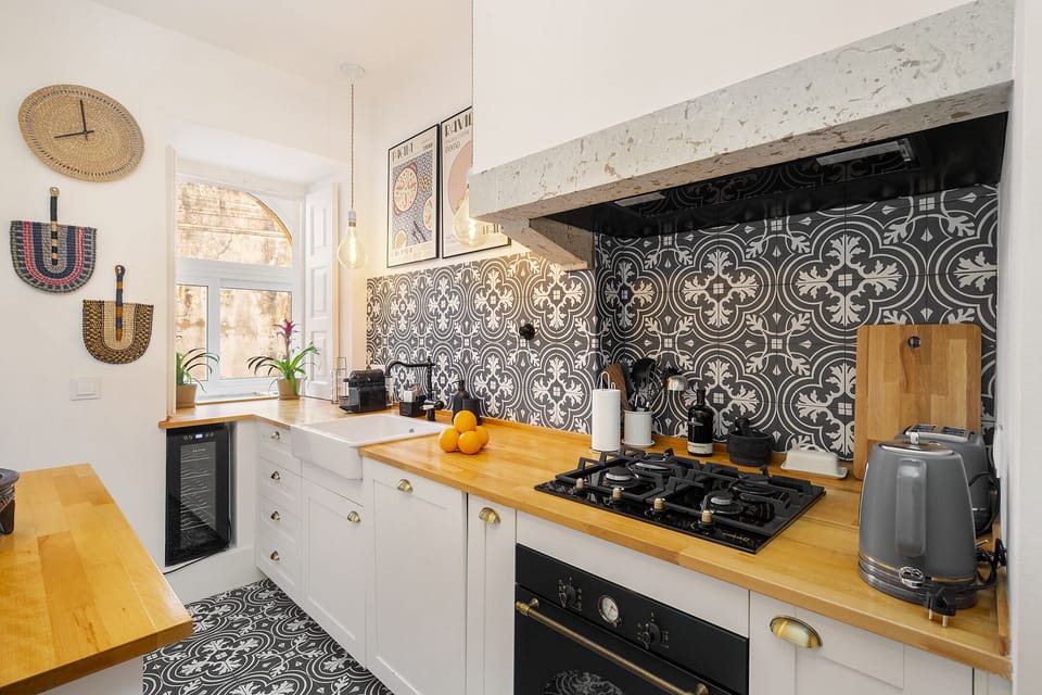 Apartment, 2 Bedrooms | Private kitchen | Electric kettle, toaster