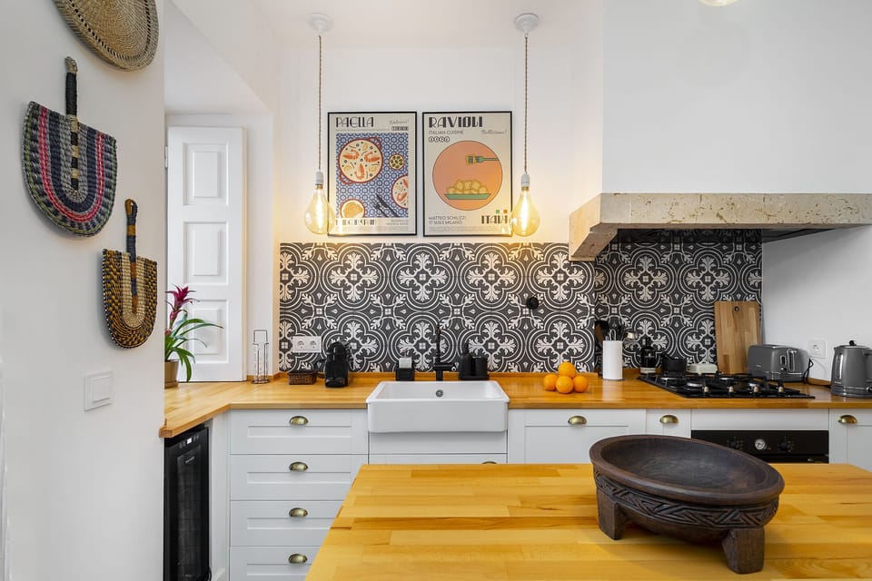 Apartment, 2 Bedrooms | Private kitchen | Electric kettle, toaster