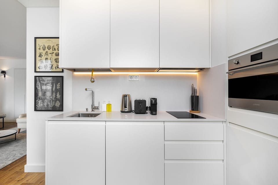 Apartment, 1 Bedroom | Private kitchen | Electric kettle, toaster