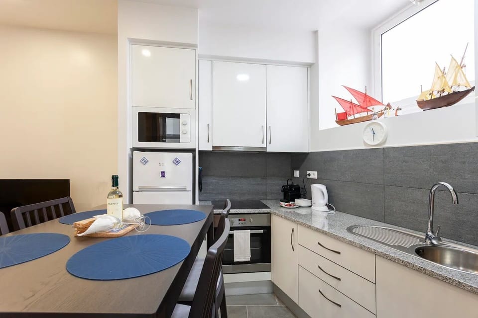 Apartment, 2 Bedrooms | Private kitchen | Electric kettle