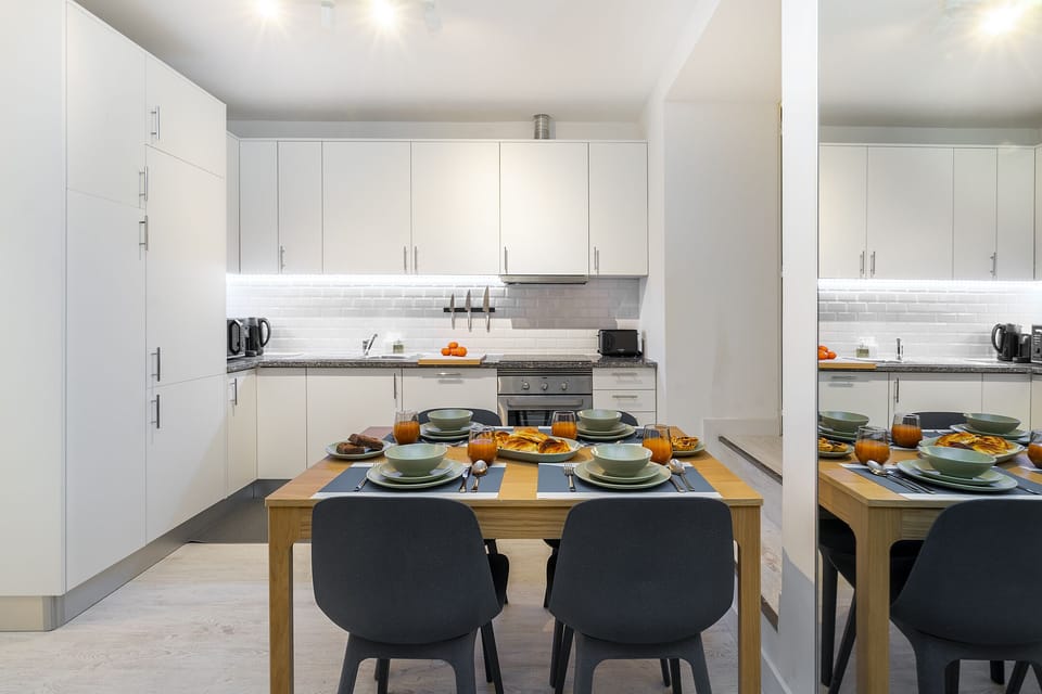 Apartment, 2 Bedrooms | Living area