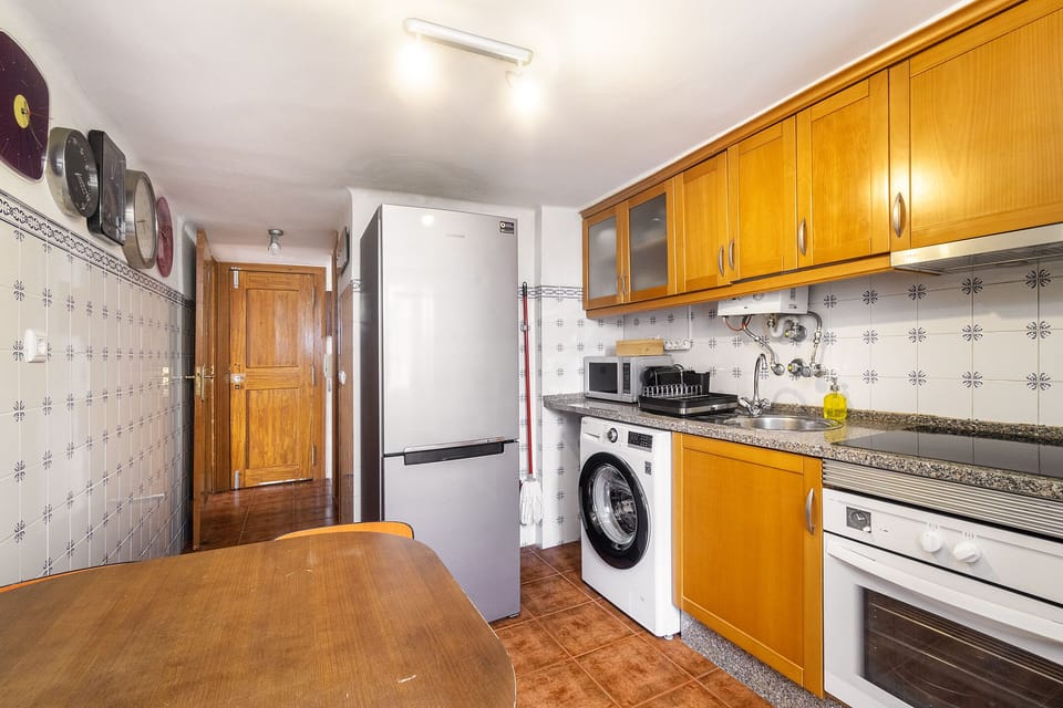 Apartment, 2 Bedrooms | Private kitchen | Electric kettle, toaster