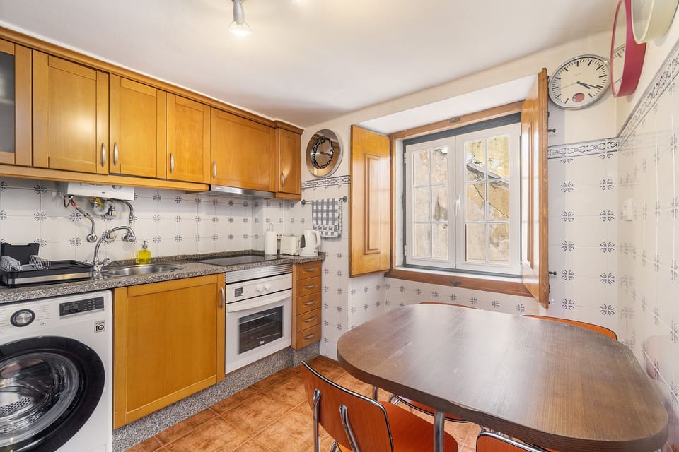 Apartment, 2 Bedrooms | Private kitchen | Electric kettle, toaster