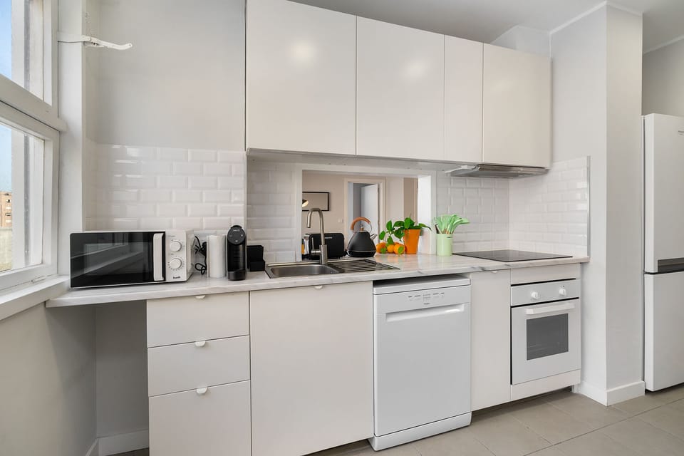 Apartment, 2 Bedrooms | Private kitchen | Electric kettle