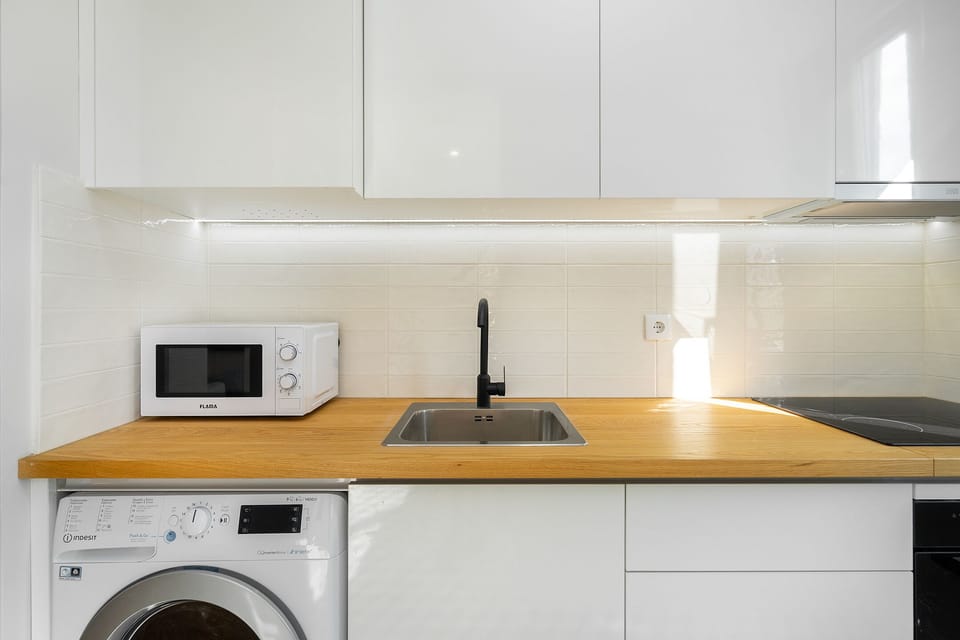 Apartment, 2 Bedrooms | Private kitchen | Electric kettle, toaster