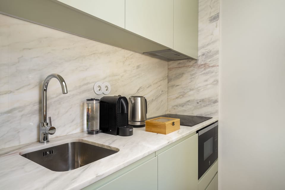 Studio | Private kitchen | Fridge, electric kettle, toaster