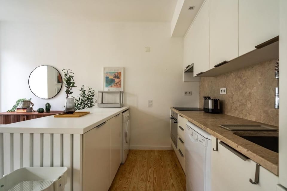 Apartment, 2 Bedrooms | Private kitchen | Electric kettle, toaster