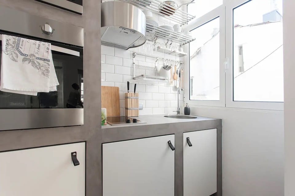 Studio | Private kitchenette | Toaster
