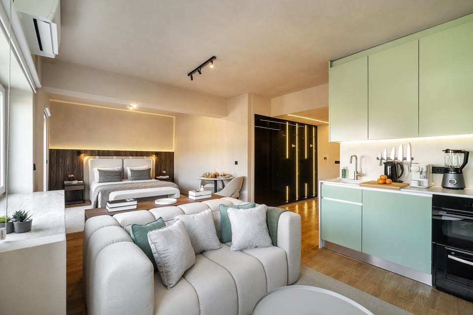 Studio | Living area | Flat-screen TV