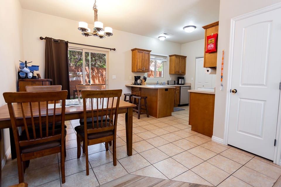 Redrock Cozy Condo boasts a fully-equipped kitchen for easy meal prep.