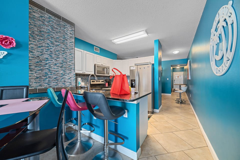 Breakfast bar and kitchen