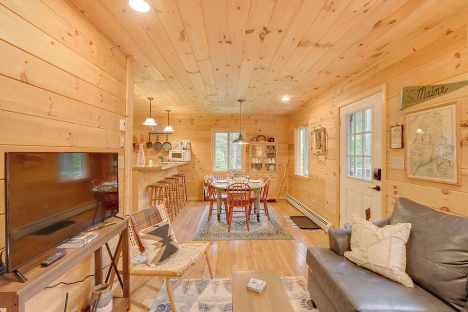 Interior | Open Floor Plan | Free WiFi | Central A/C & Heating