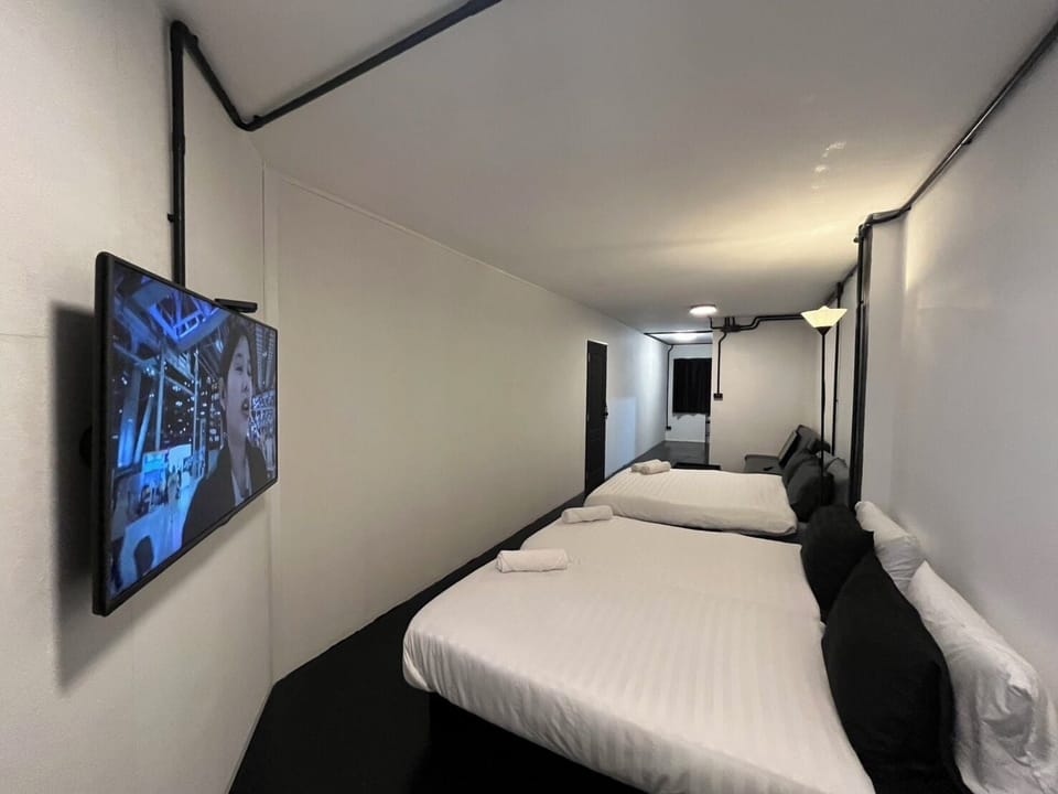 Family Room | Free WiFi