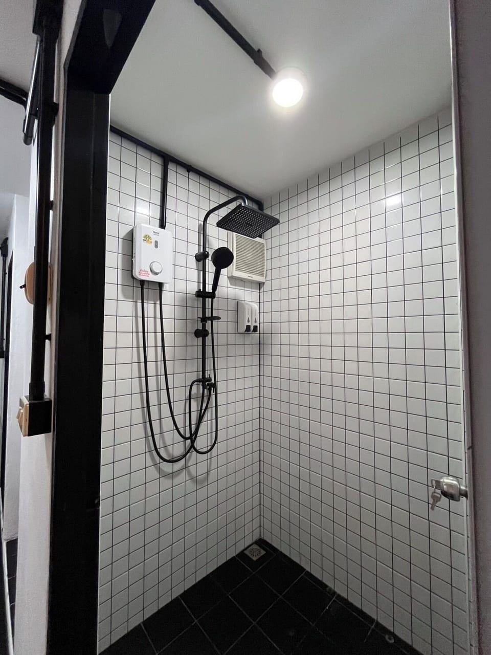 Family Room | Bathroom | Soap, shampoo, toilet paper