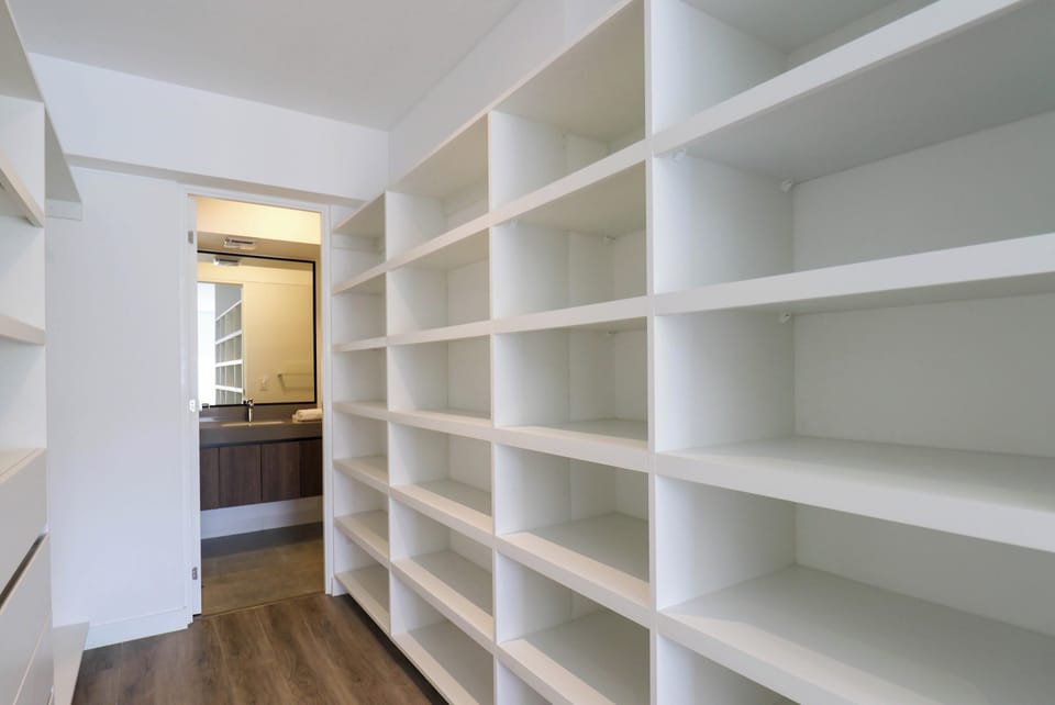 Moder cupboard