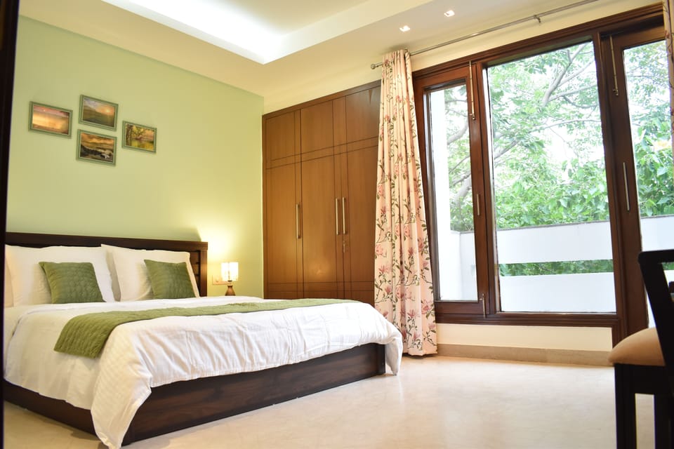 Deluxe Double Room, City View | Desk, laptop workspace, free WiFi