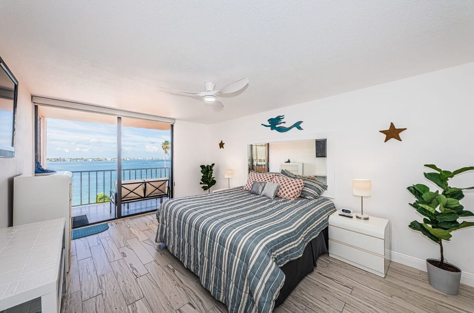 10-web-or-mls-Bedroom 1