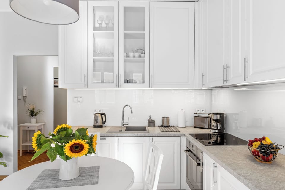 fully equipped kitchen