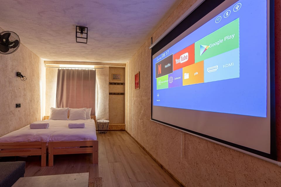 Design Apartment | 2 bedrooms, iron/ironing board, free WiFi