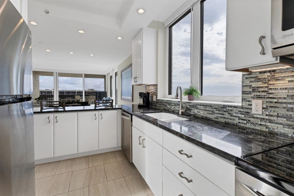 Beachplace 3-601 by FVC - Kitchen