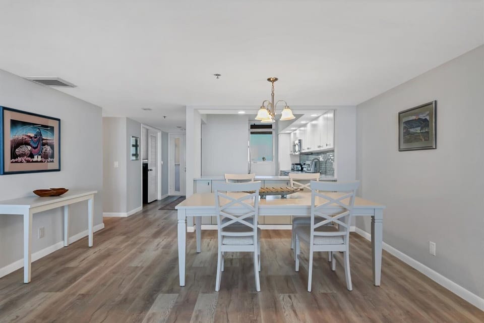 Beachplace 8-405 By FVC - Dining and Kitchen