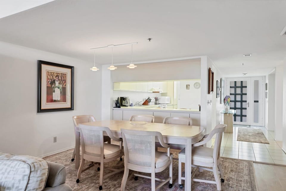 Beachplace 7 602 by FVC - Kitchen and Dining Room