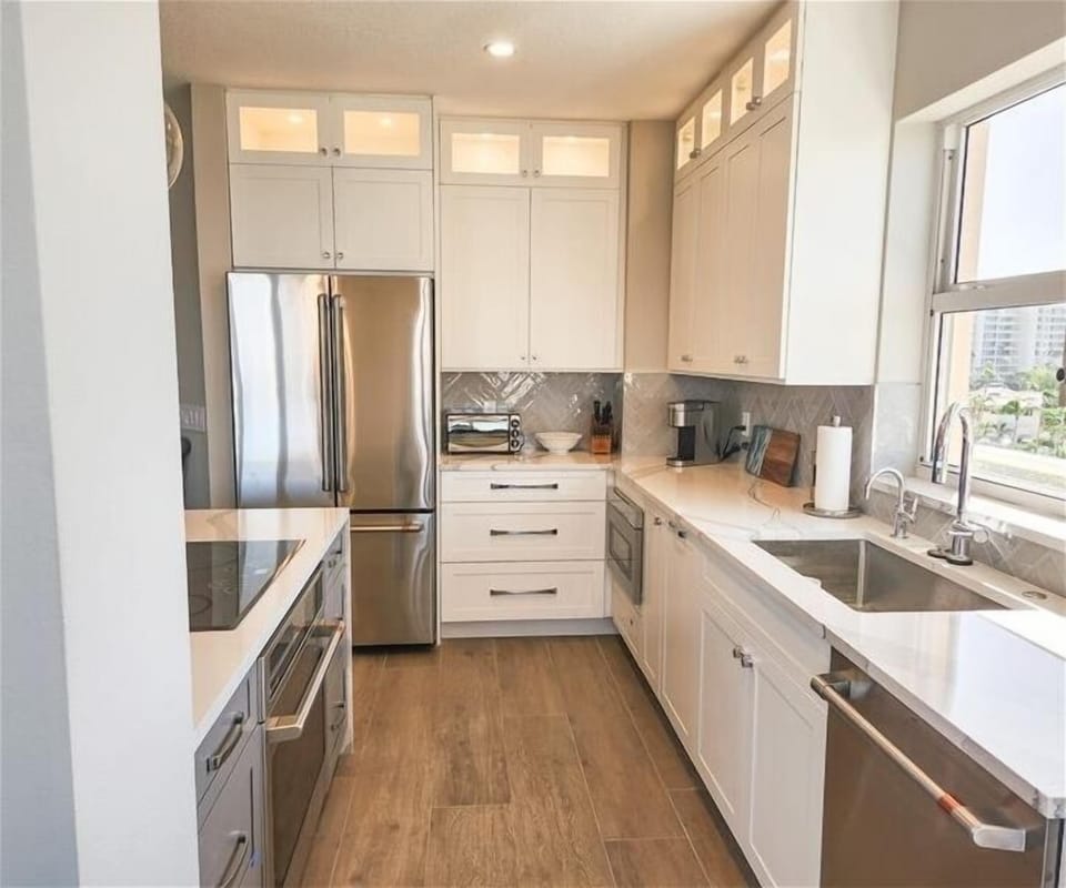 Grand Bay 642 kitchen