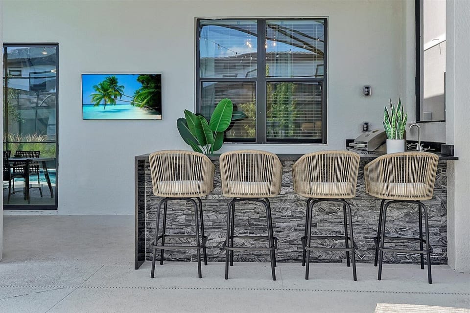 Private Pool Area Bar