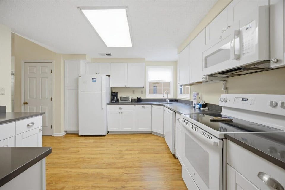 Fully equipped modern kitchen