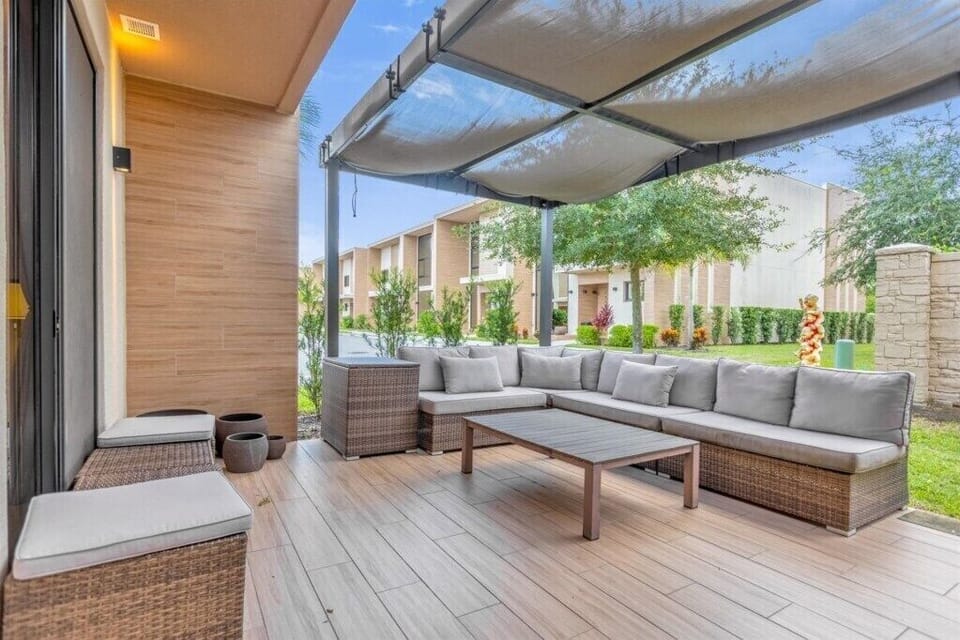 3131RockefellerWay(29)