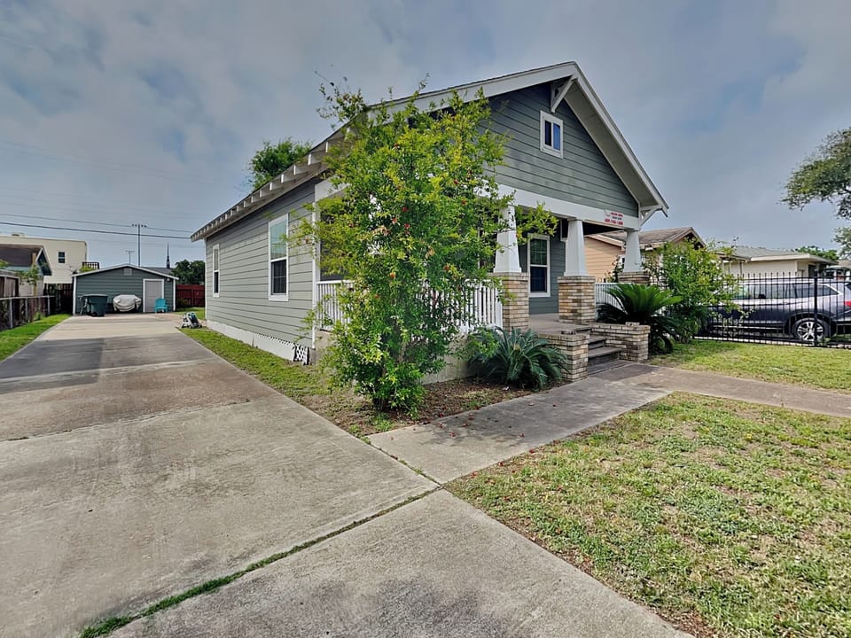 House (2 Bedrooms) | Front of property
