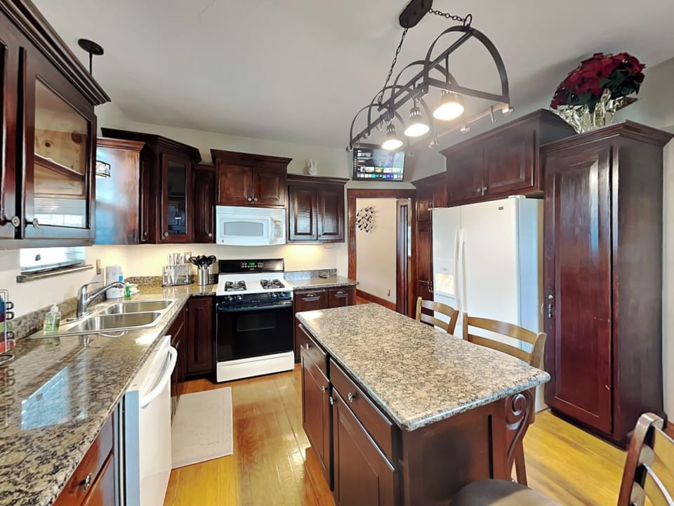 House (2 Bedrooms) | Miscellaneous