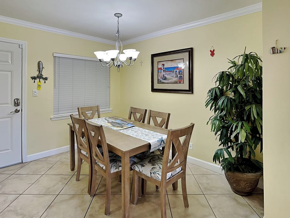 Condo (2 Bedrooms) | Property amenity