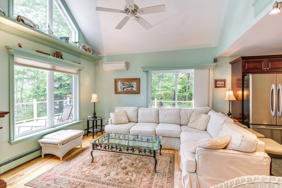 Living Room | Smart TV | Electric Fireplace | 1st Floor