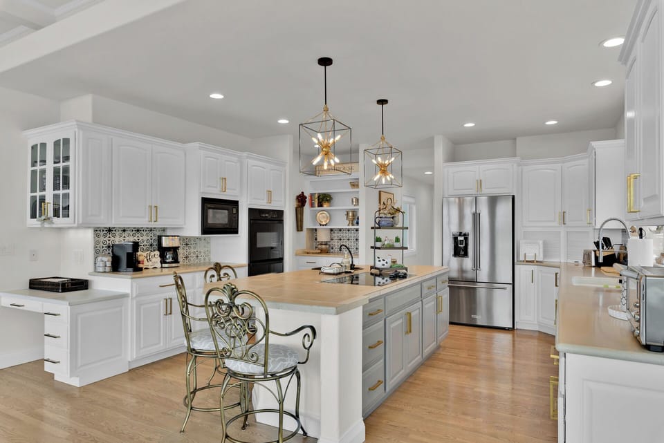Huge kitchen perfect for gatherings. Equipped with plenty of serving ware.