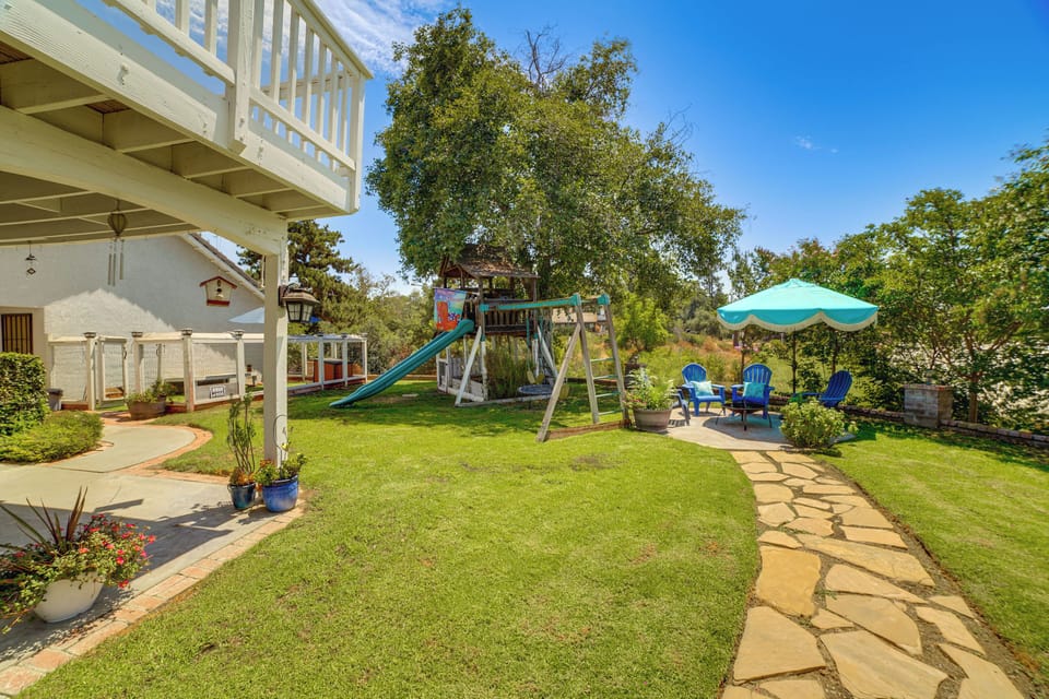 Private Yard | Fenced Pet Area | Children's Playset | Fire Pit