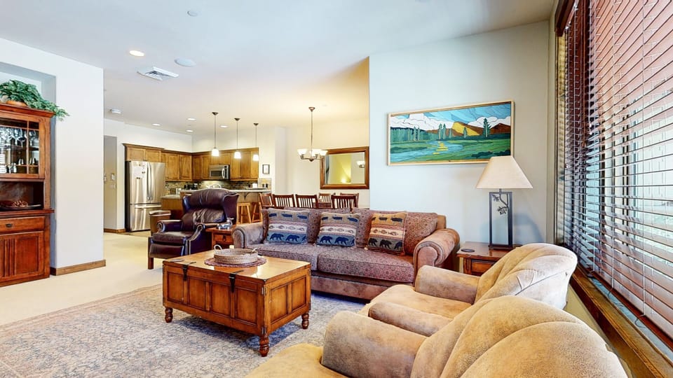 Home Decor, Building, Furniture, Indoors, Living Room