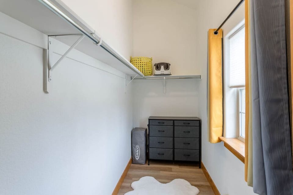 Walk-in closet