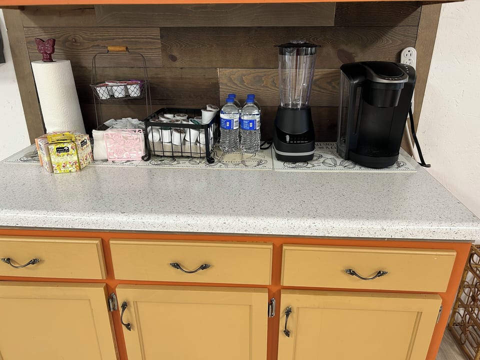 Beverage Bar
Coffee
Tea
Swiss Cocoa