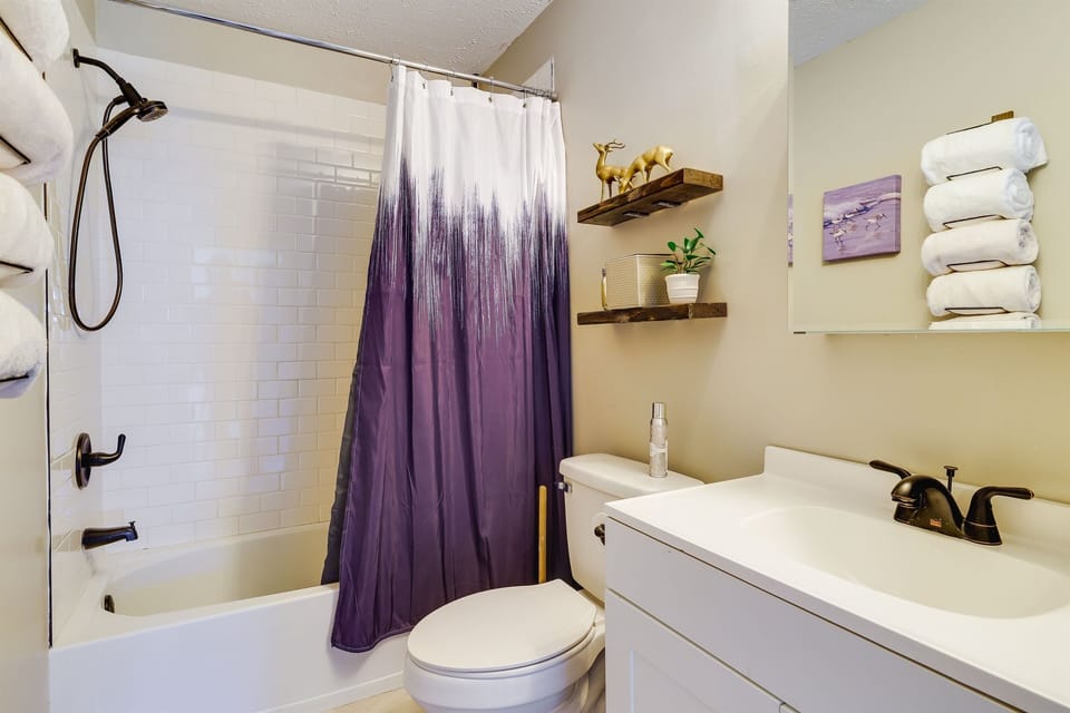 Full Bathroom