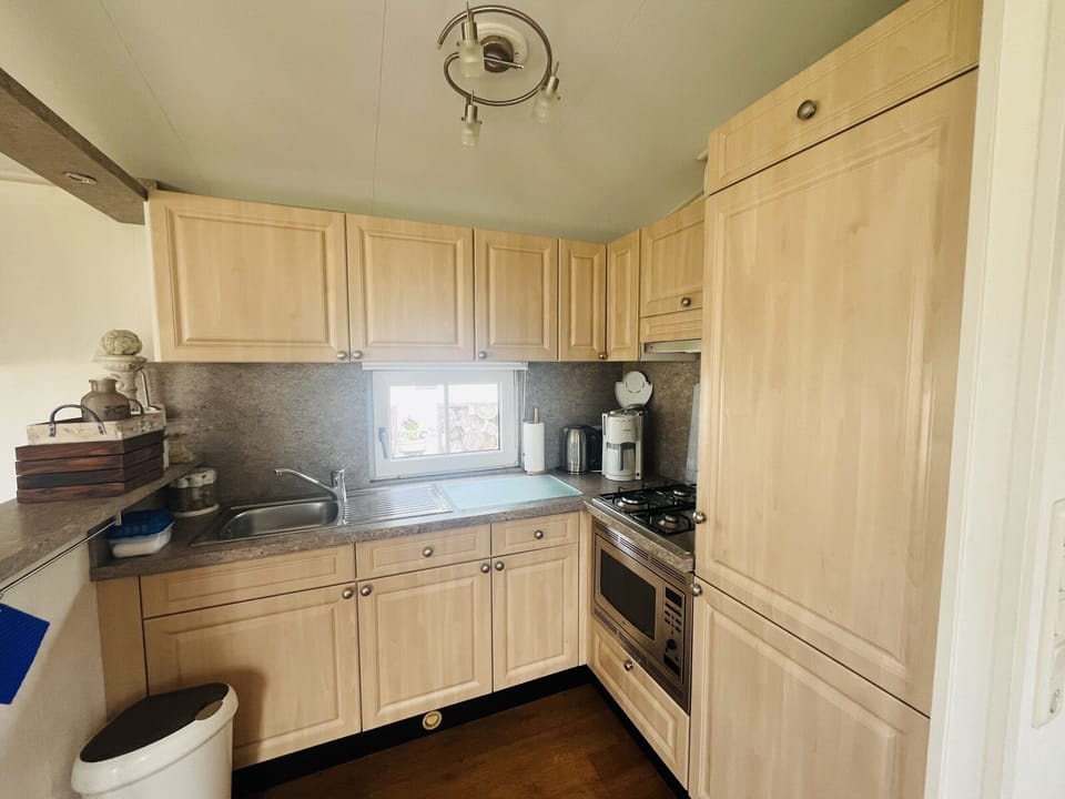 Front view of kitchen accommodation 468