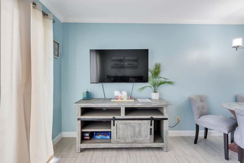 6300_Seawall_Blvd_Galveston_TX_77551_USA-Living_room-IMG_3203