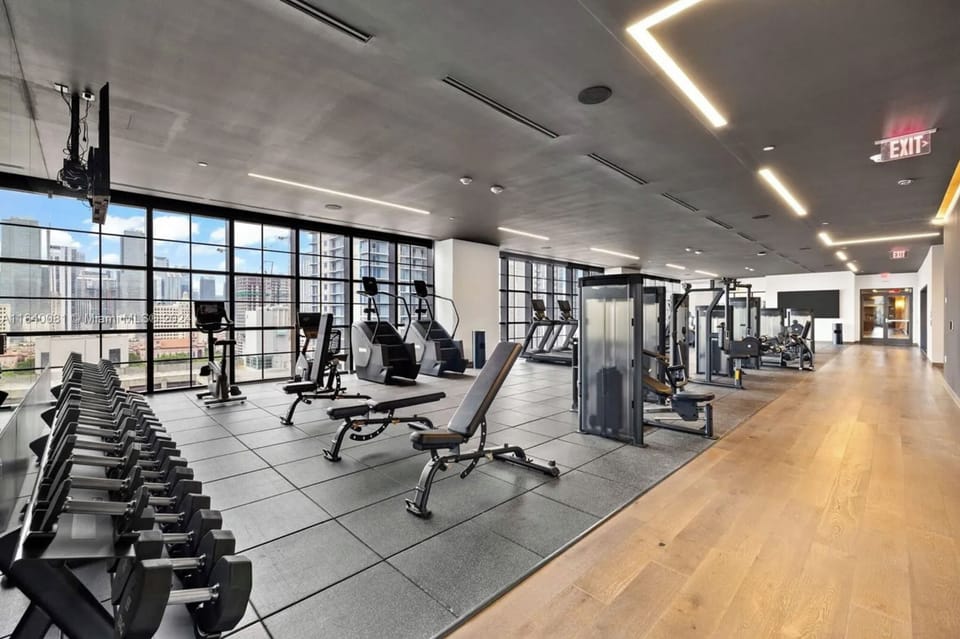 Discover our state-of-the-art, fully equipped gym!