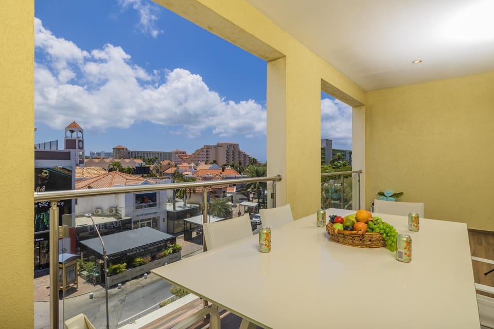 Modern Corner Unit  Pool  Steps from Palm Beach! (22815)